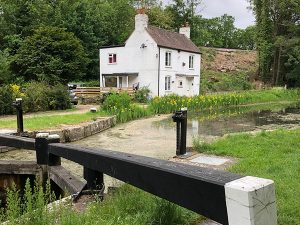 Brookwood - Basingstoke Canal Lock
